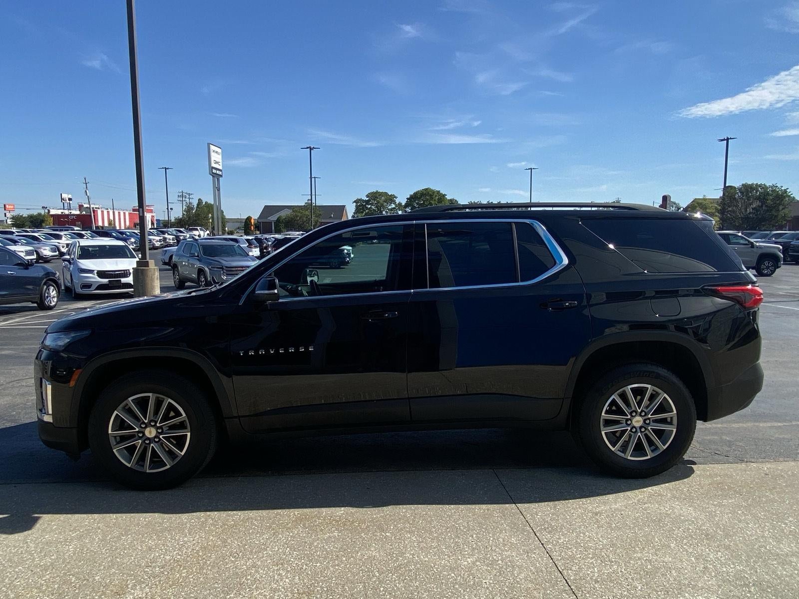 2023 Chevrolet Traverse LT Cloth
