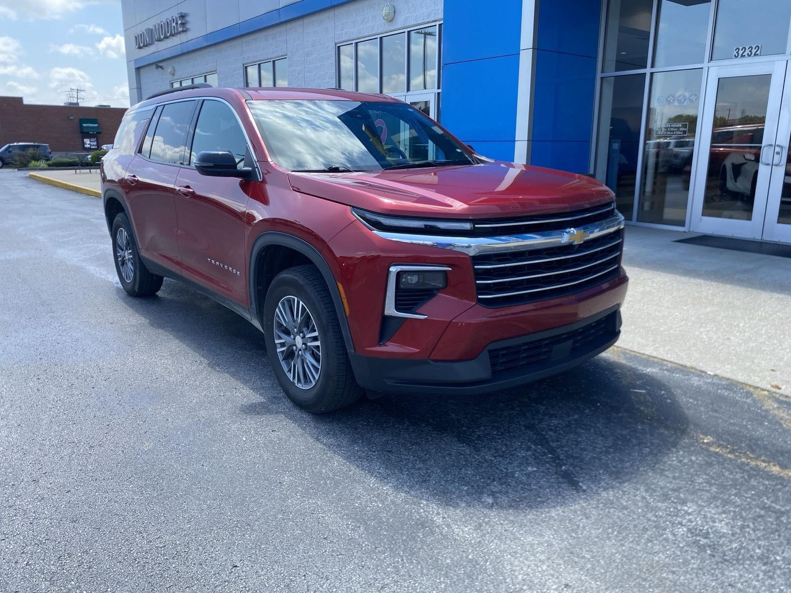 2025 Chevrolet Traverse LT