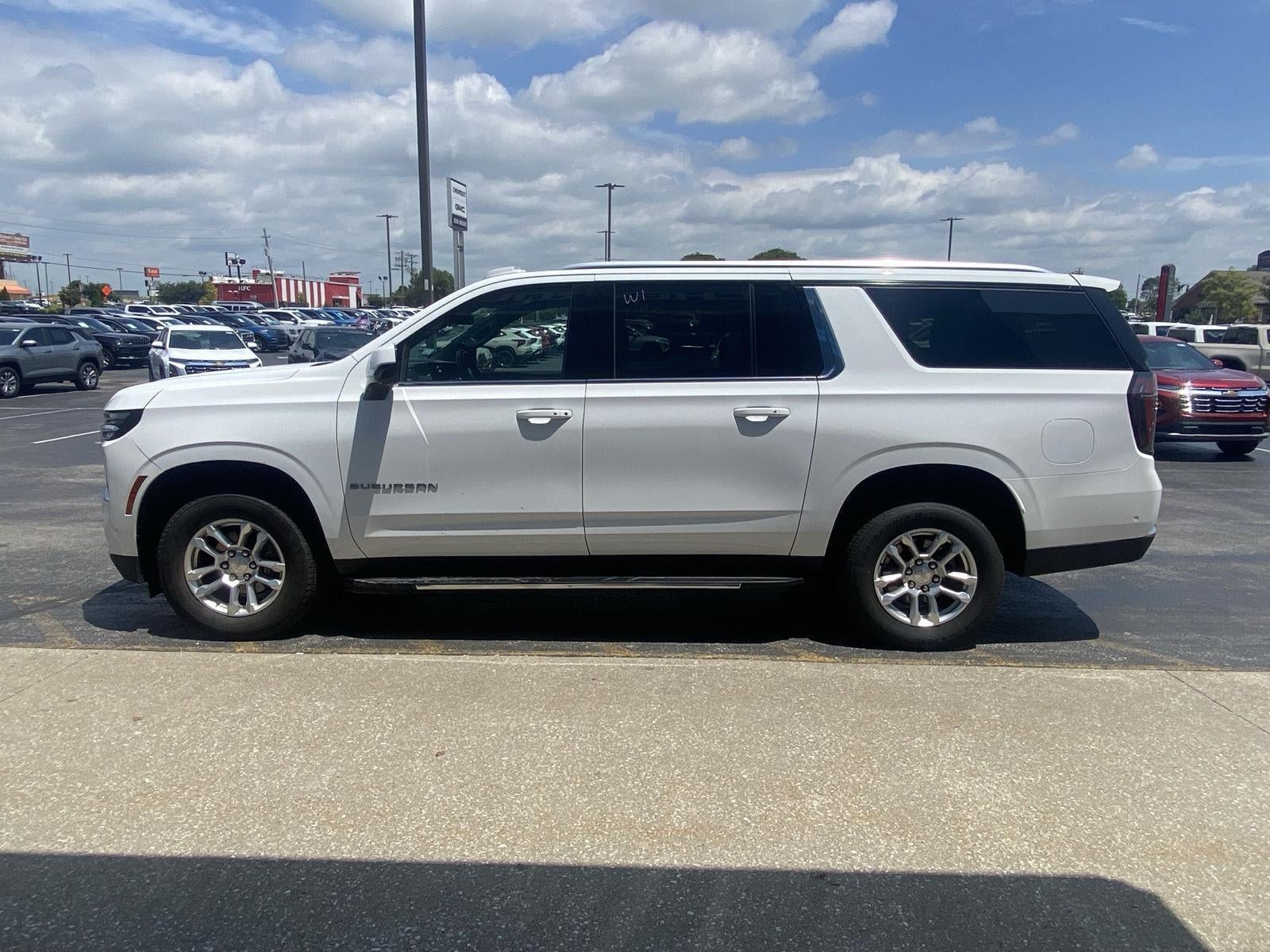 2025 Chevrolet Suburban LT