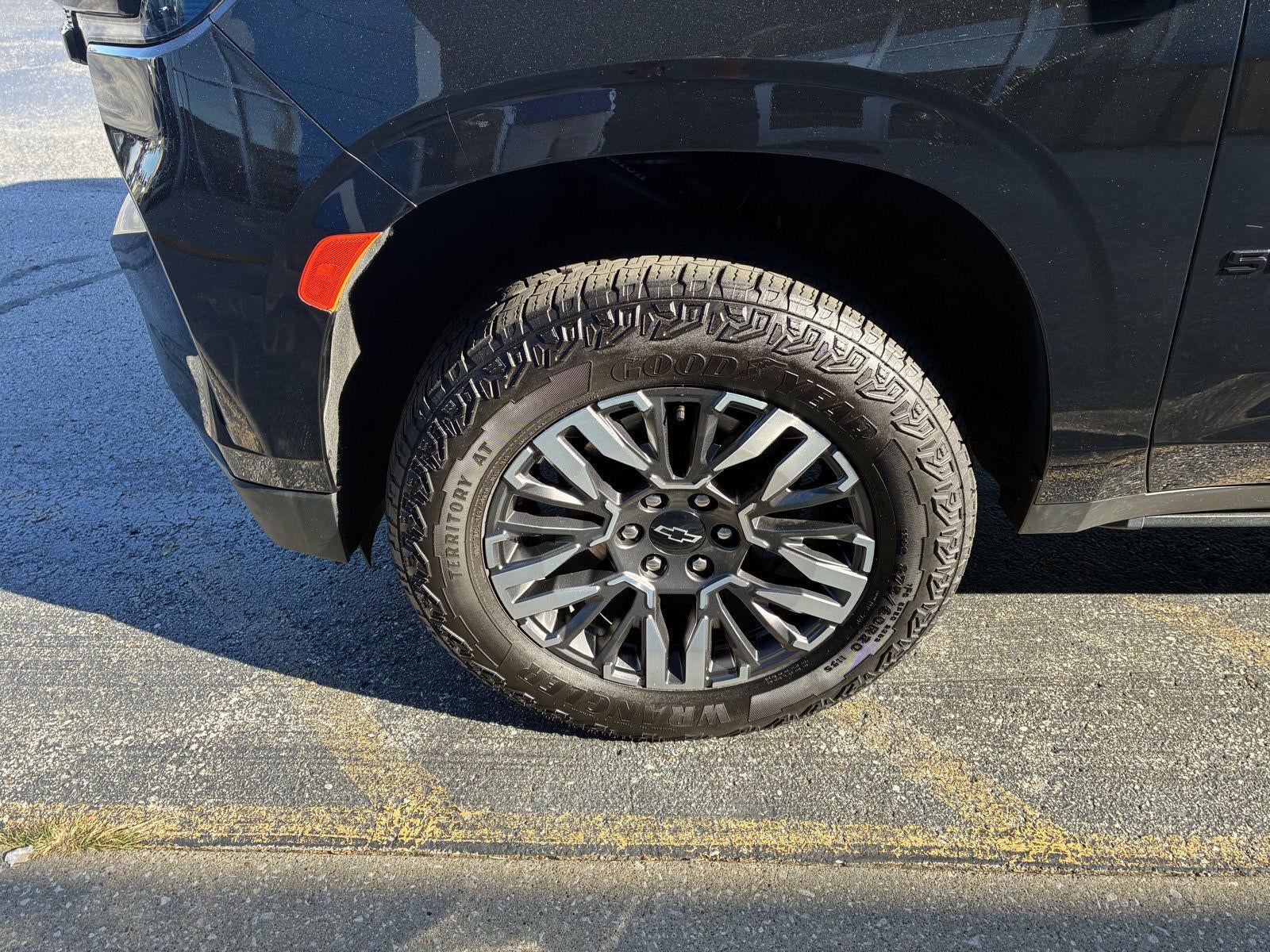 2023 Chevrolet Suburban RST