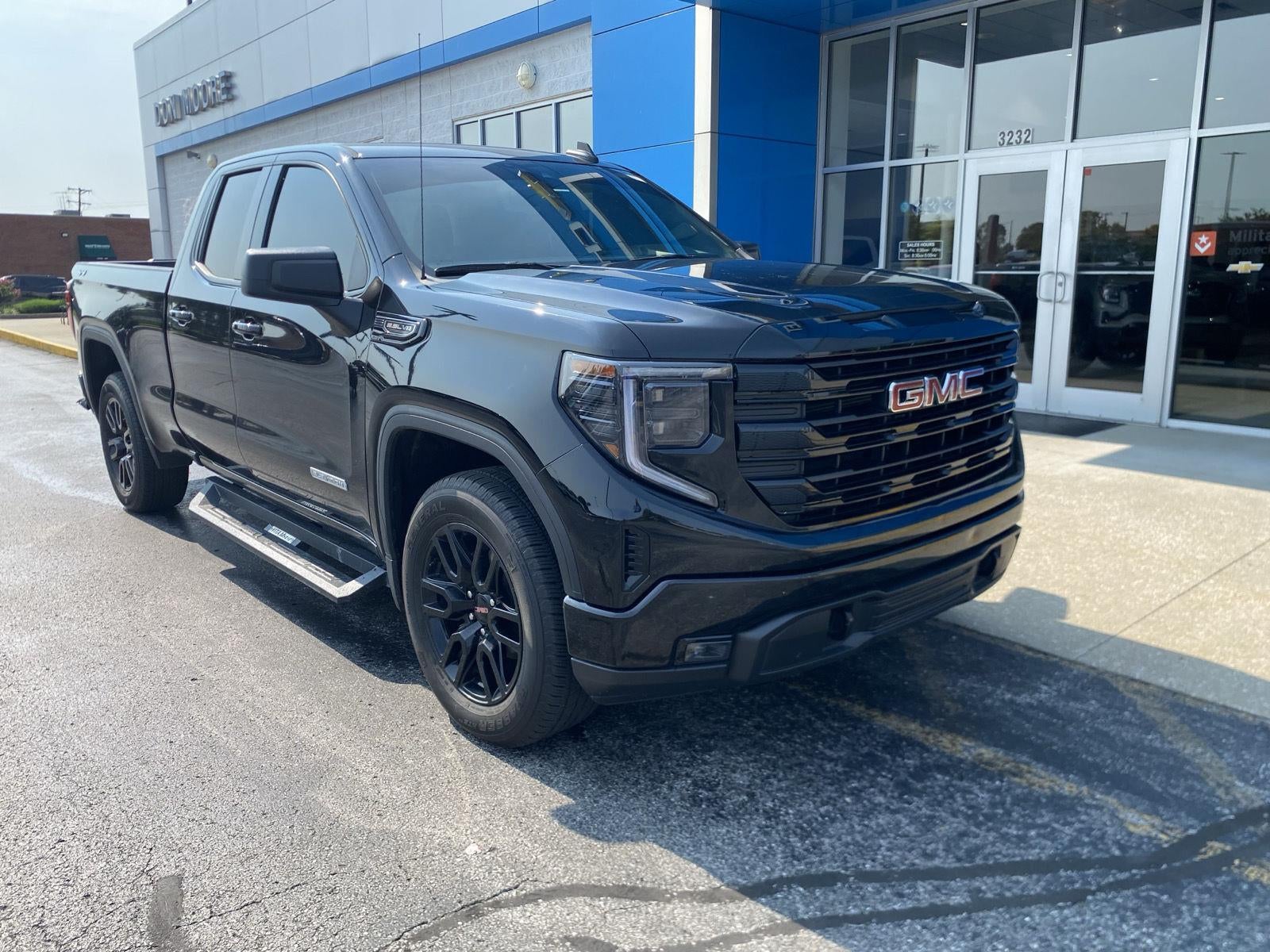 2025 GMC Sierra 1500 Elevation