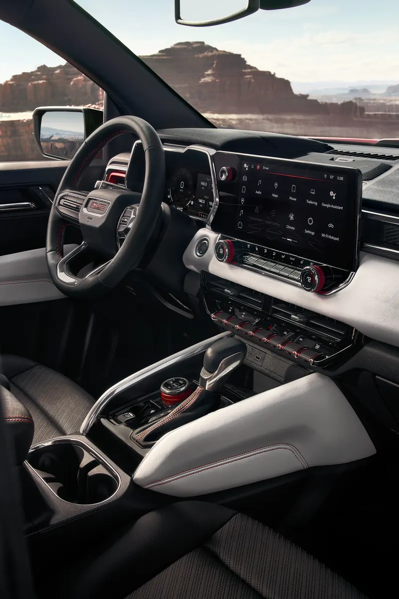 2026 GMC Canyon infotainment system at Don Moore GMC in OWENSBORO KY
